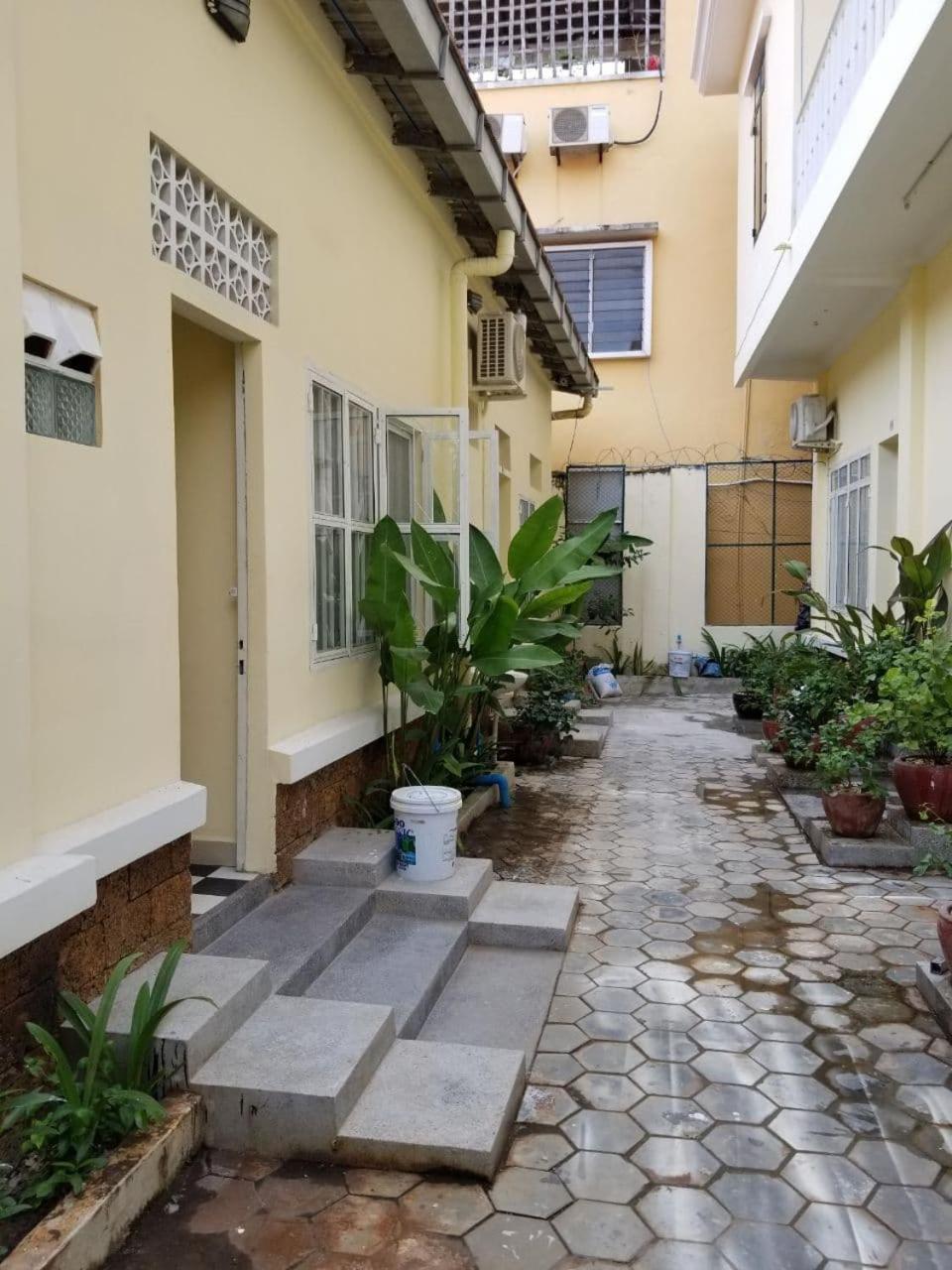 Room 7 - Studio In A Villa 5Mn Walk From The Royal Palace With Swimming Pool Phnom Penh Exterior foto
